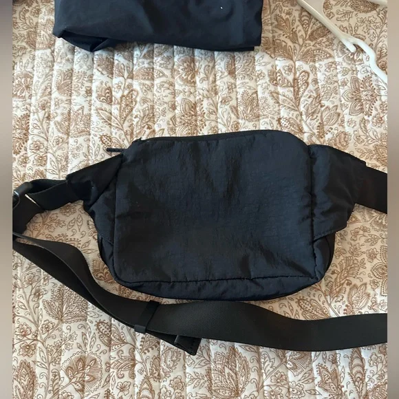 Lululemon Belt Bag. - Picture 2 of 2